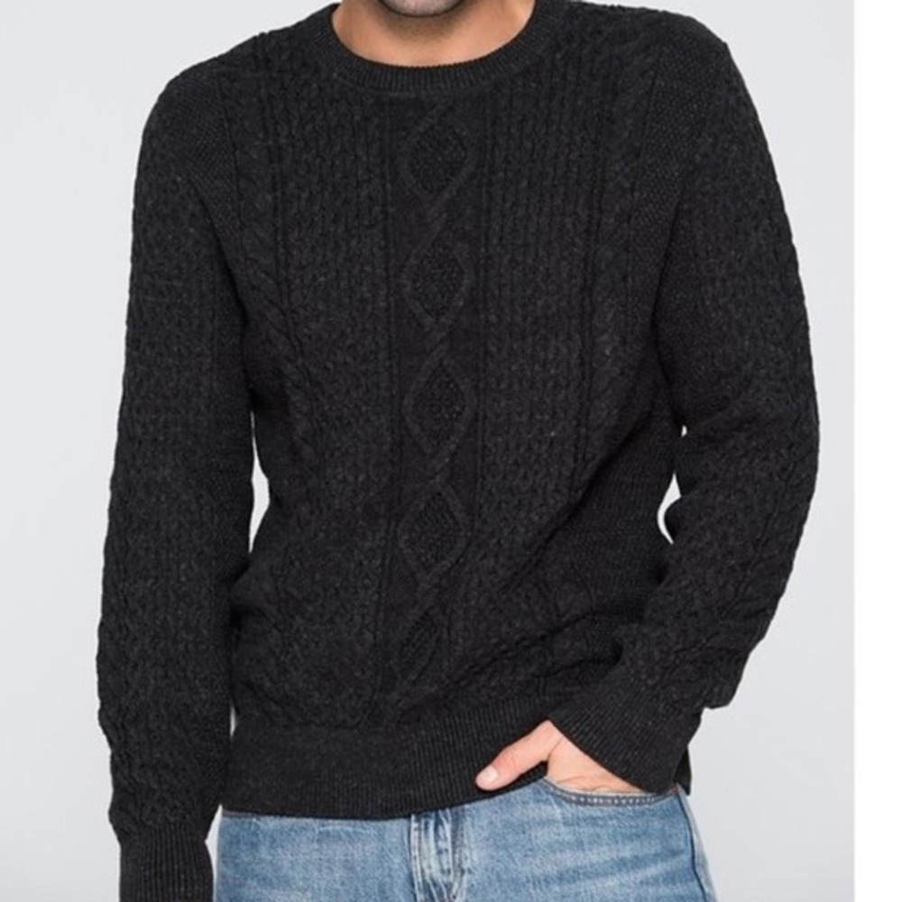 Dark Gray fisherman's chunky cable knit GAP cotton poly sweater sz L